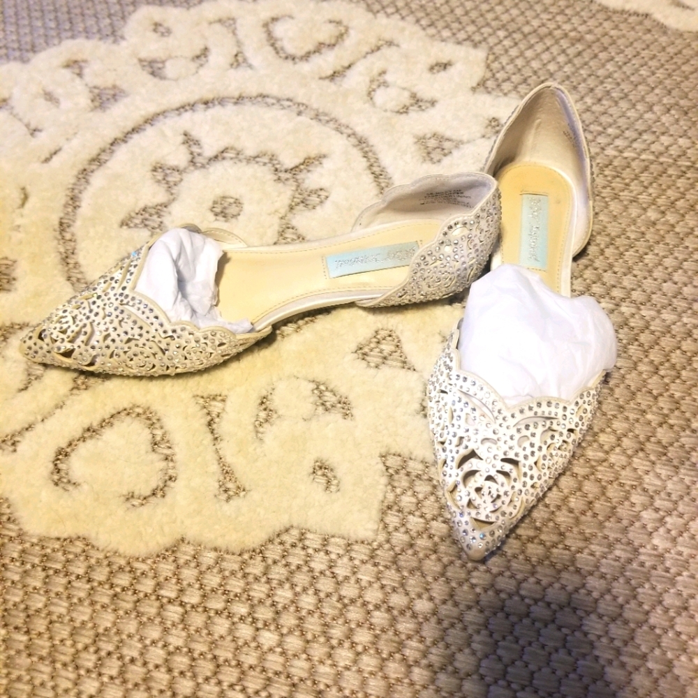 Betsey johnson lucky flats